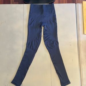 Lululemon’s Zone in Tight ~ High-rise compression full length in navy (size 4)